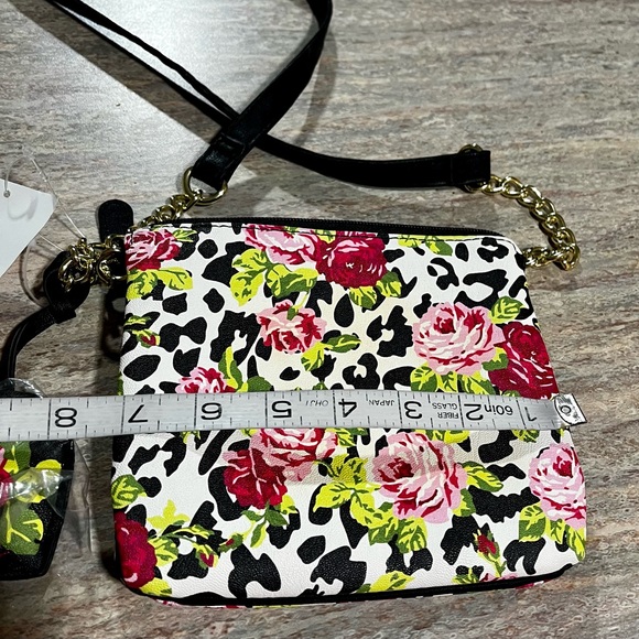 NWT Luv by Betsey Johnson Leo Red LB Double crossbody bag w/ Heart ♥️ keychain - Picture 8 of 16